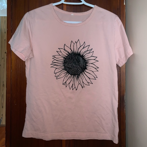 3/$50 ✨ Zaful T-Shirt - Picture 1 of 2